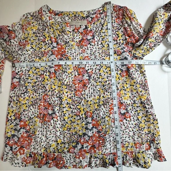 LOFT Petite Floral Split-Neck Blouse Ruffle Hem Long Sleeve Small SP - Picture 11 of 15